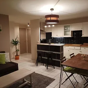  Apartment Ecully, Au Calme De 50m².